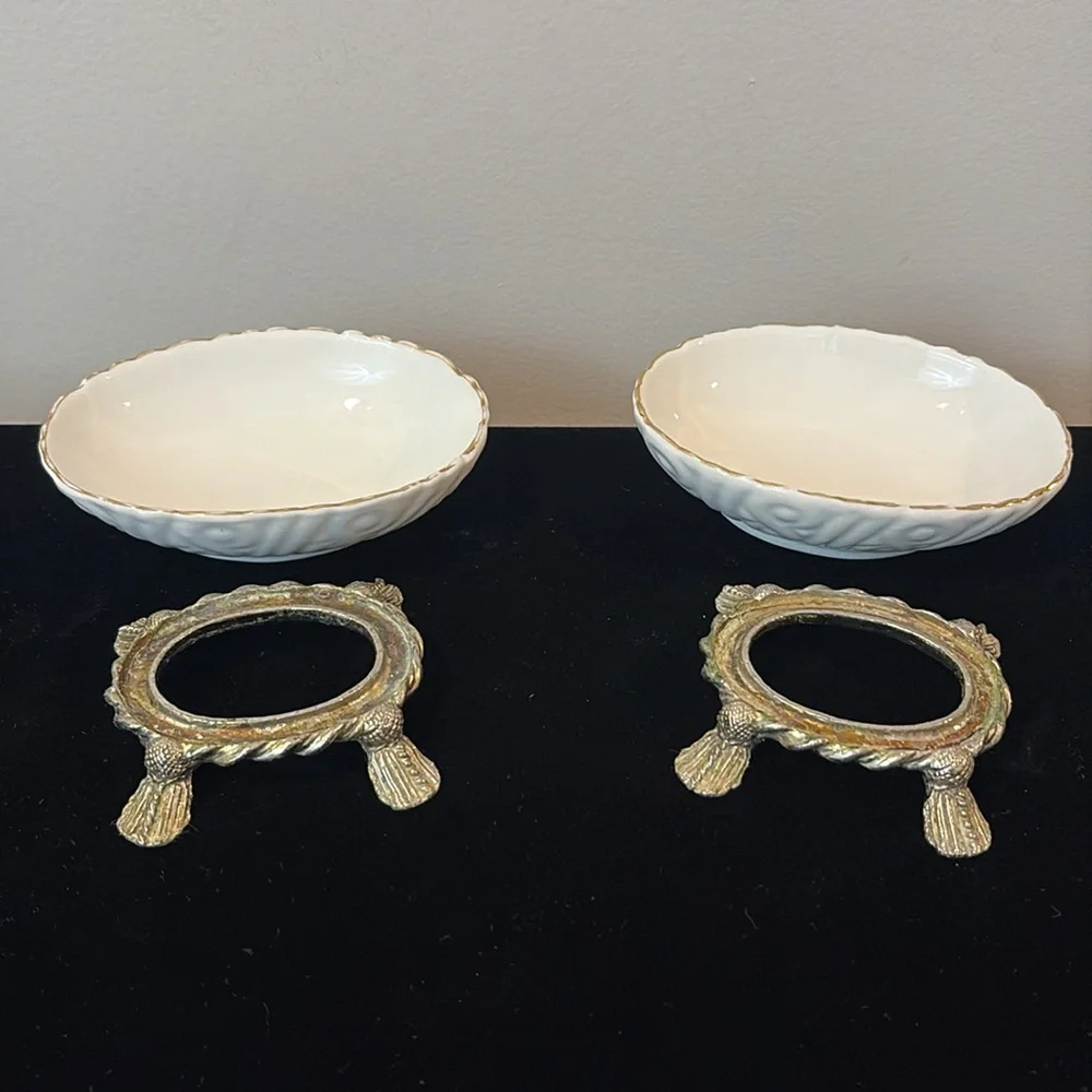 Vintage Set of 2 Stylebuilt Ormolu Tassel Foot Hollywood Regency Soap Dishes